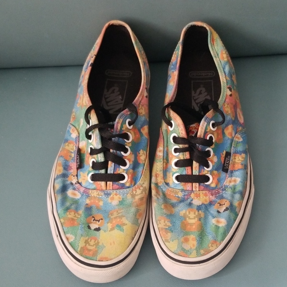Mario Brosnan's shoes  size 8 Men